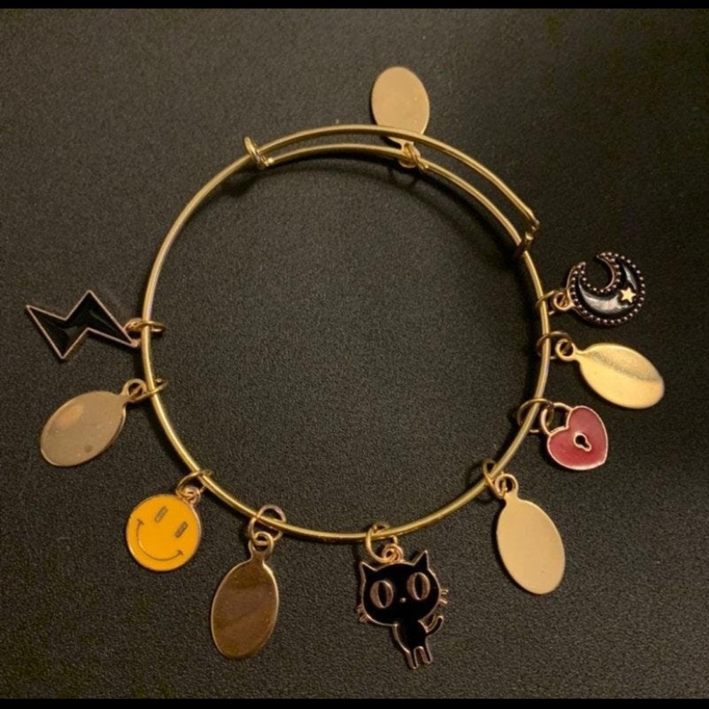 Charm bracelet